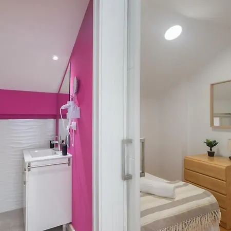 Picasso Duplex Deluxe Apartment